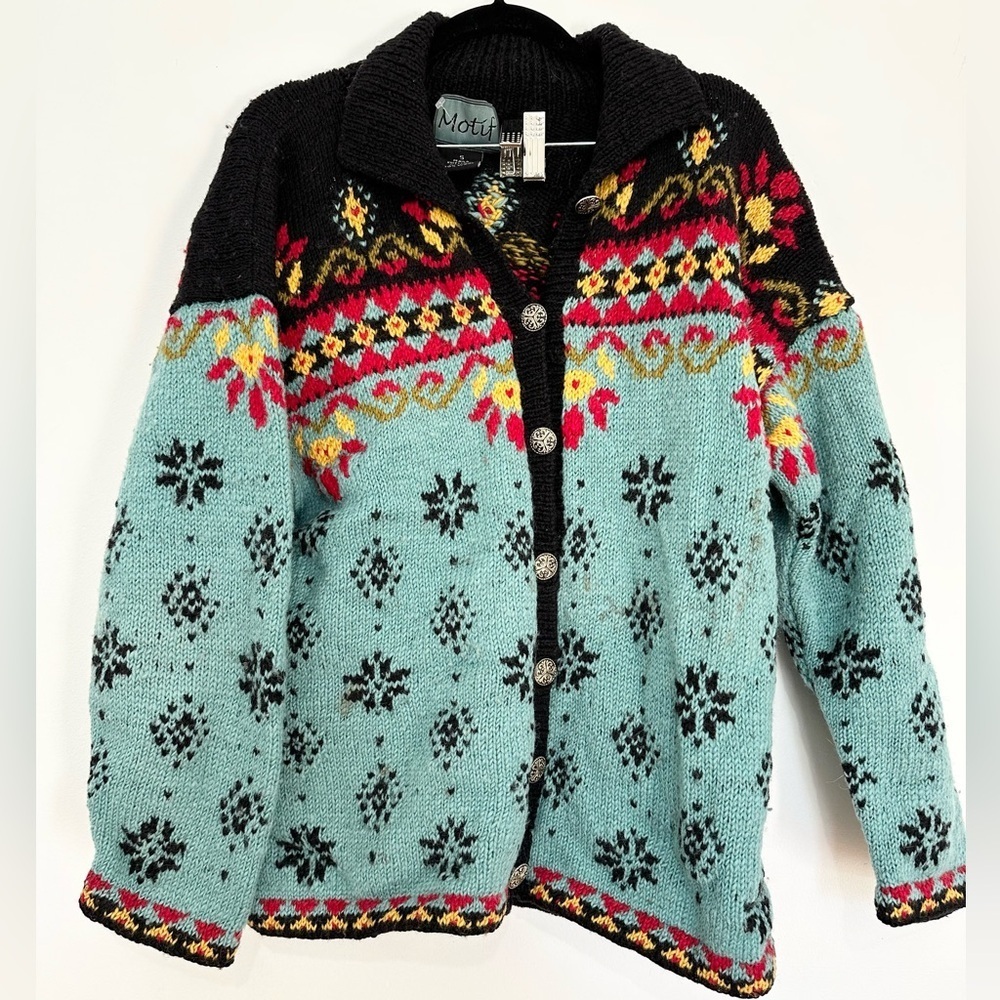 Motif hand knitted in Nepal cardigan size small 100% wool Aztec colorful